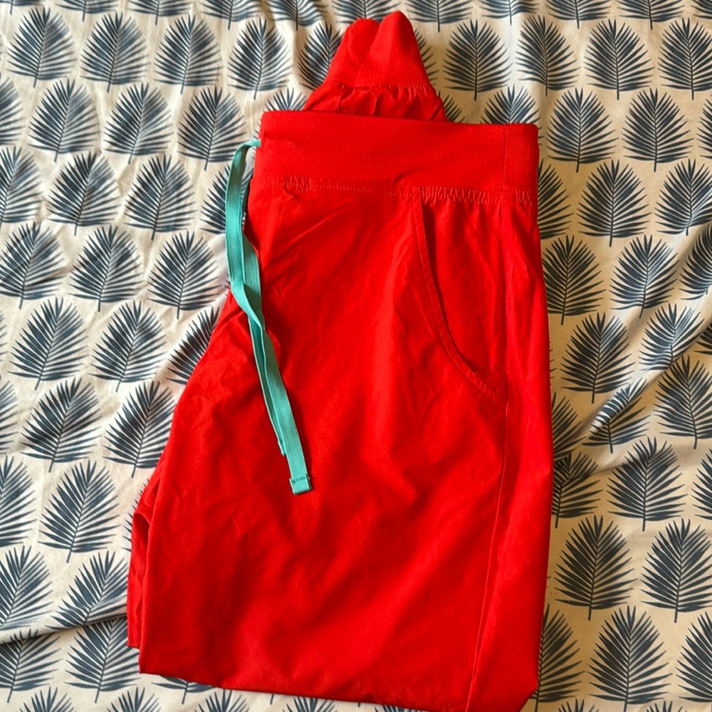 Red jogger scrub pants limited edition! Medium petite**
